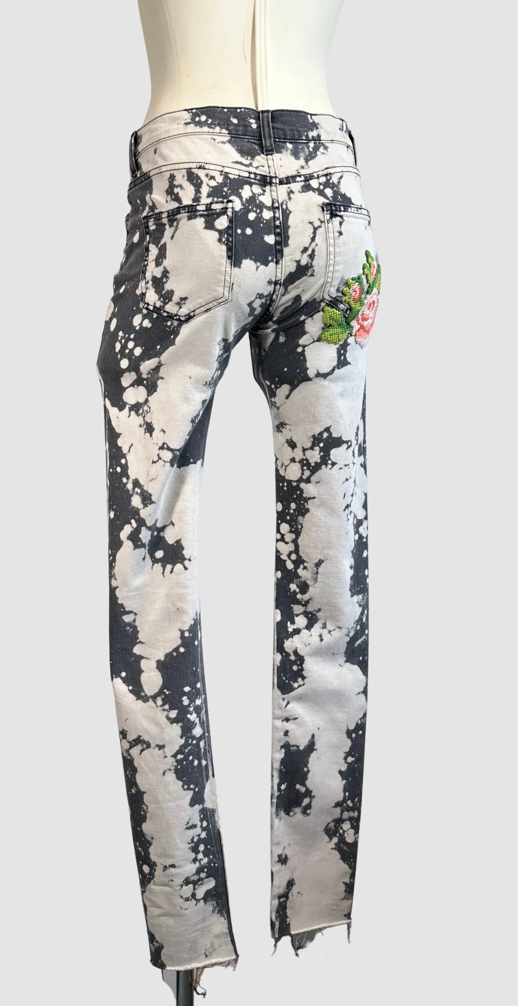 GUCCI Bleach Splattered Skinny Jeans with Rose Patch  Small