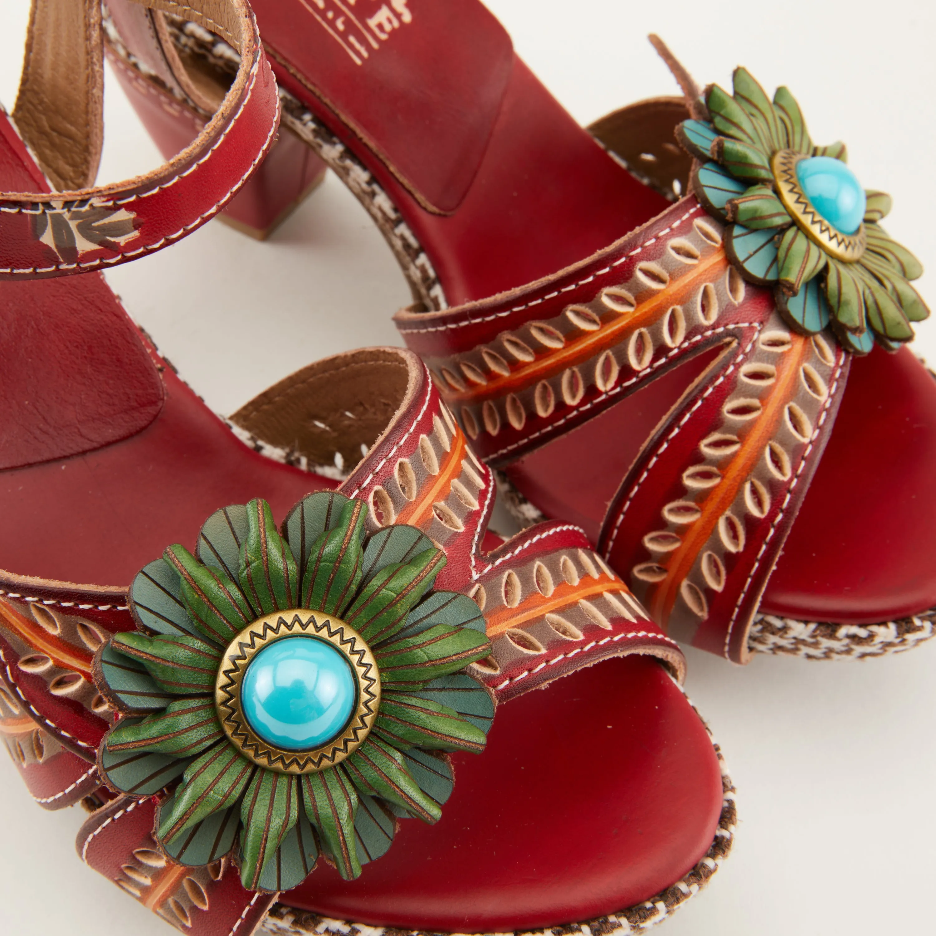 L'ARTISTE ASTARR SANDALS