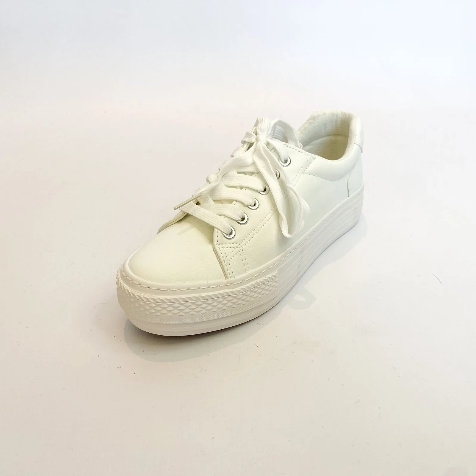 Savoy white lace up sneaker