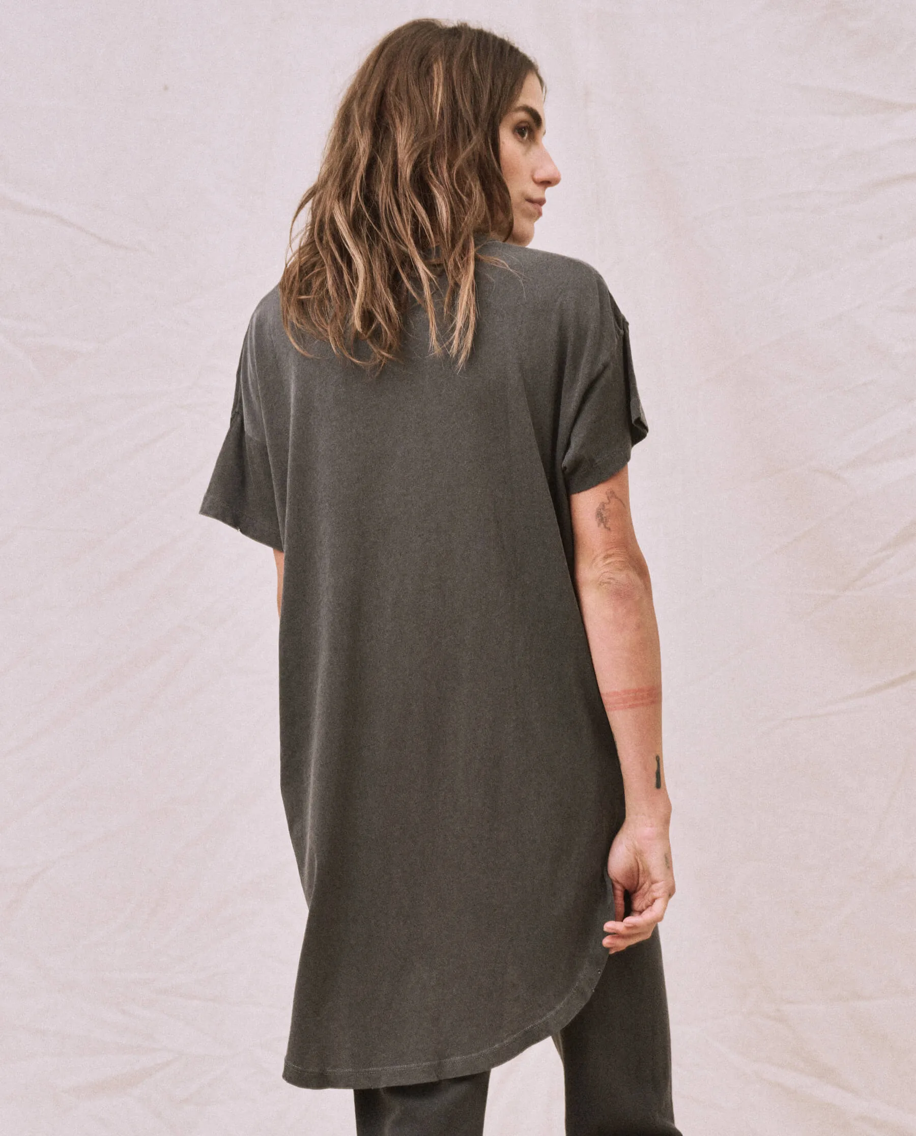 The Shirttail Tee. -- Washed Black